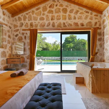 1 Bedroom With Secluded Pool Terrace Villa *