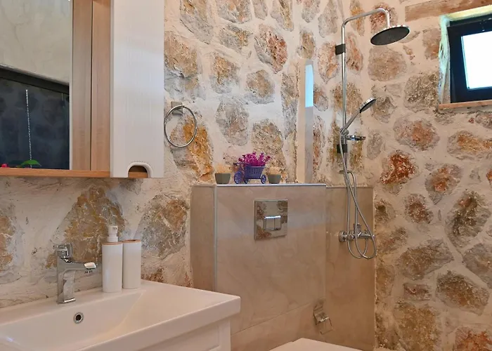 1 Bedroom With Secluded Pool Terrace 别墅 *